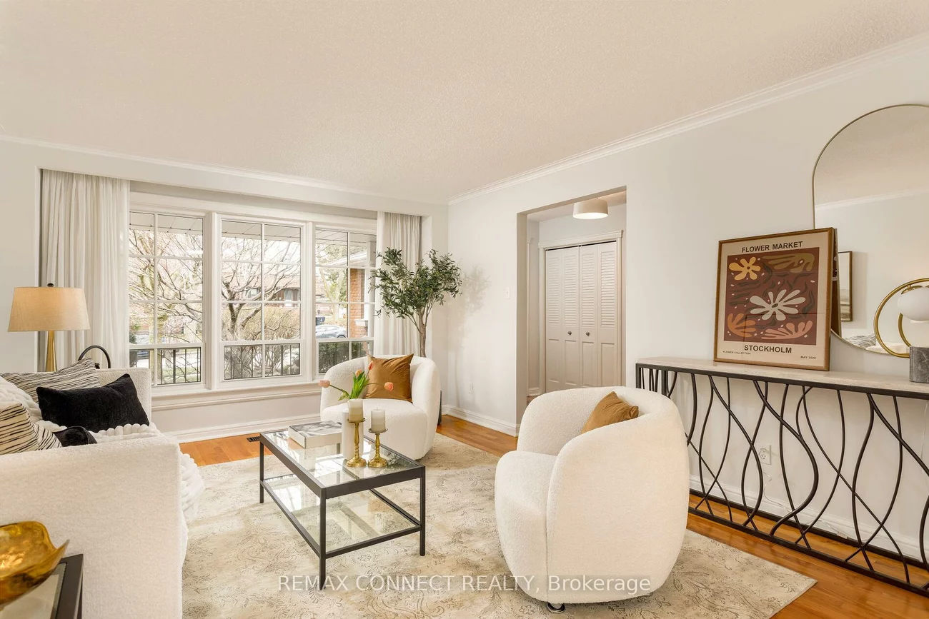 16, Shadberry, Hillcrest Village, Toronto