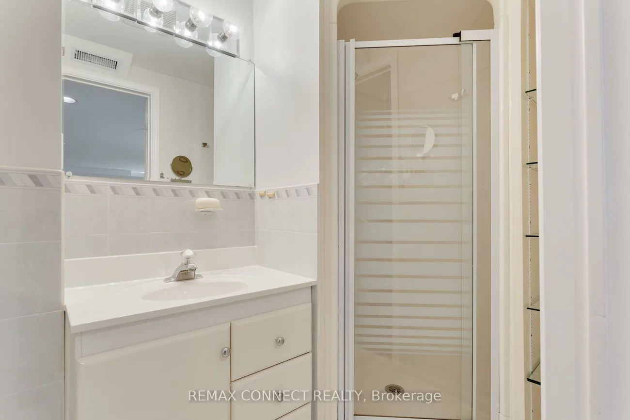 16, Shadberry, Hillcrest Village, Toronto