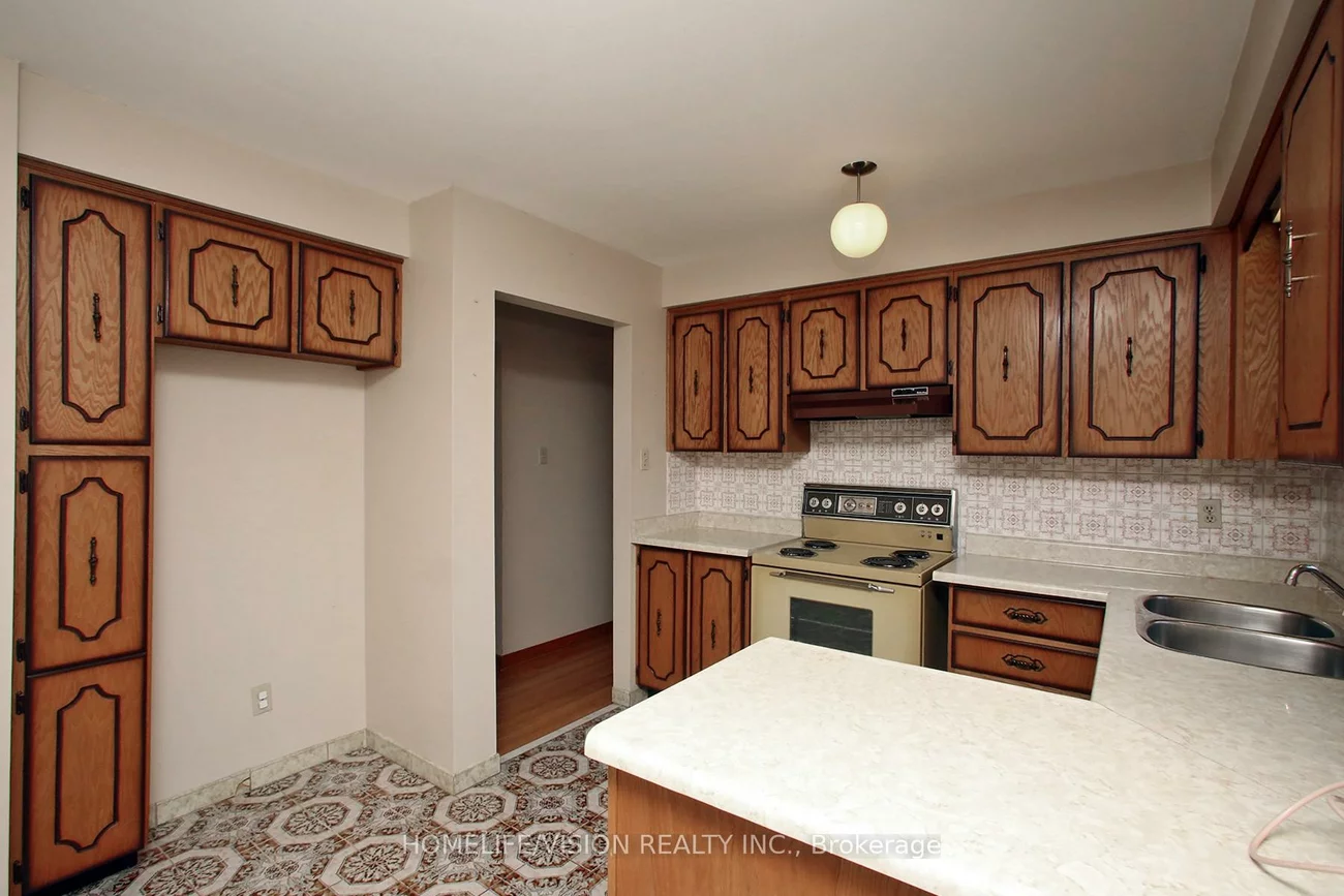 67, Hickorynut, Pleasant View, Toronto