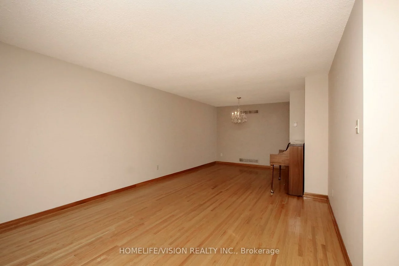 67, Hickorynut, Pleasant View, Toronto