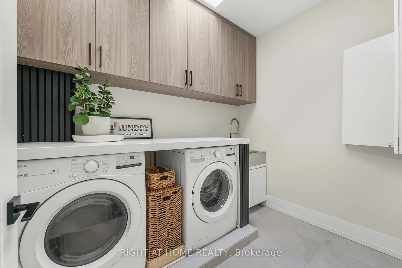 262, Senlac, Willowdale West, Toronto