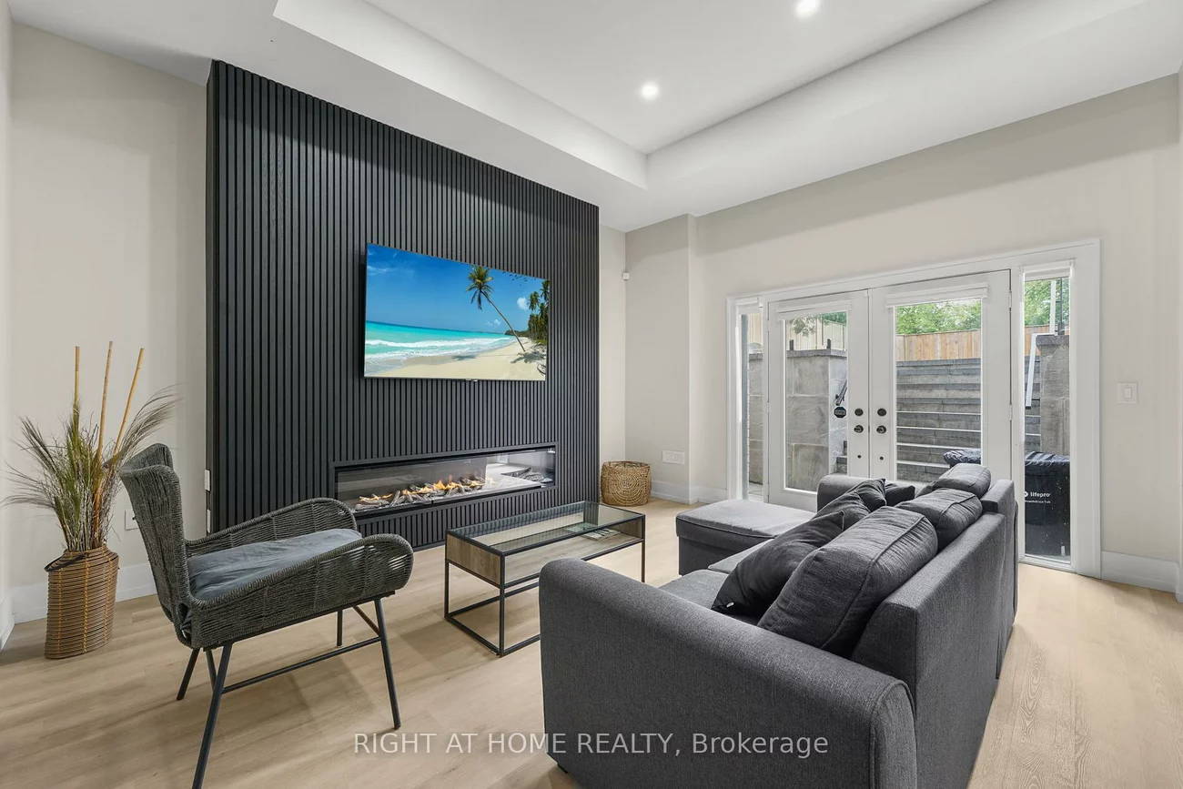 262, Senlac, Willowdale West, Toronto