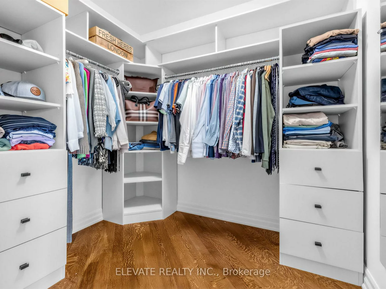 19, Dunblaine, Bedford Park-Nortown, Toronto