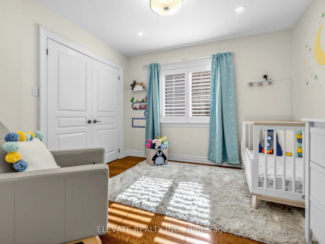 19, Dunblaine, Bedford Park-Nortown, Toronto