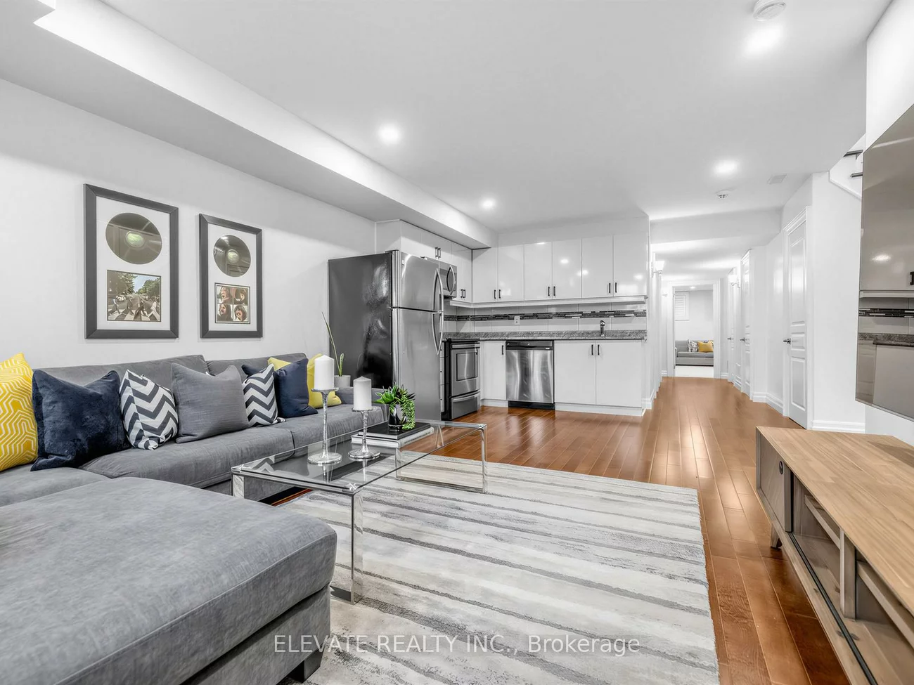 19, Dunblaine, Bedford Park-Nortown, Toronto