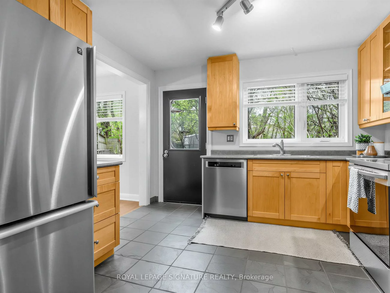23, Ballymena, Banbury-Don Mills, Toronto