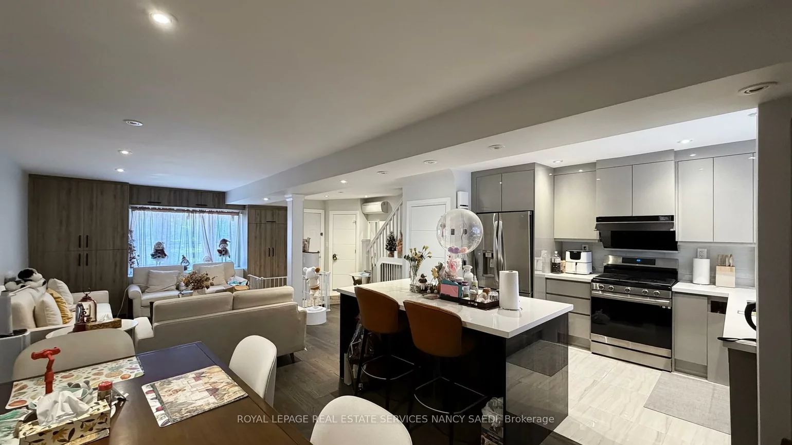 72, Mann, Mount Pleasant East, Toronto