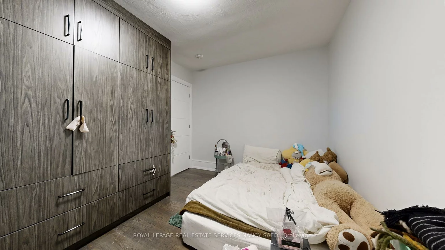 72, Mann, Mount Pleasant East, Toronto