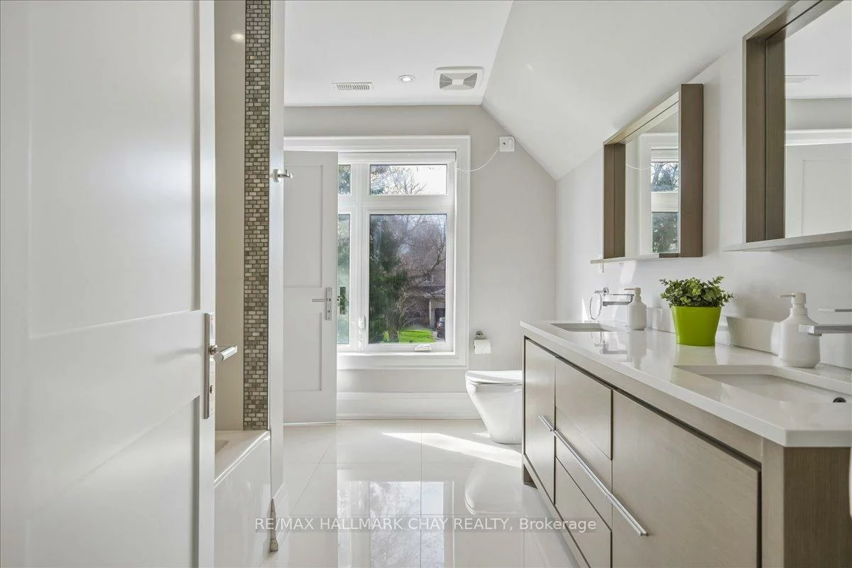 20, Ealing, St. Andrew-Windfields, Toronto
