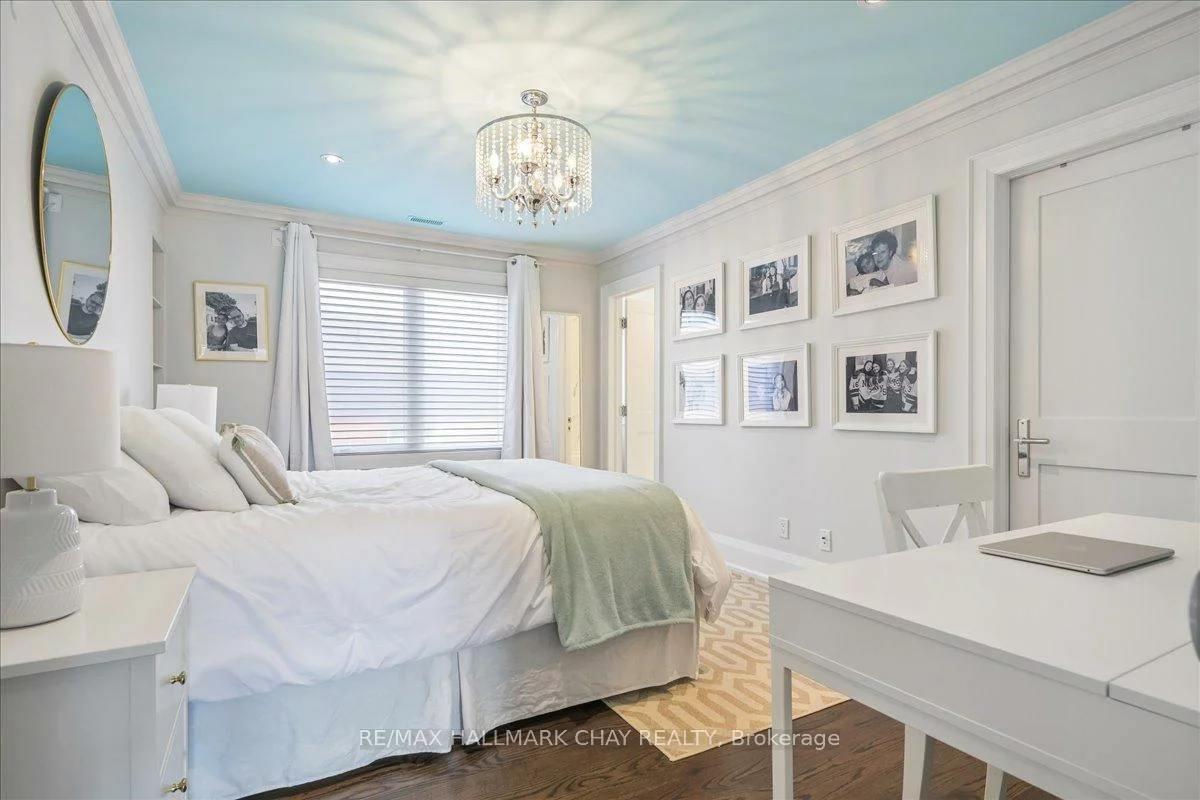 20, Ealing, St. Andrew-Windfields, Toronto