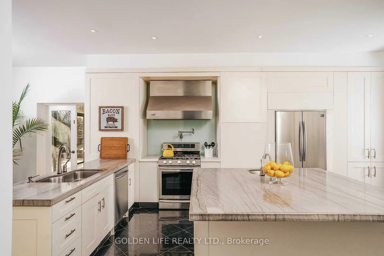1, Garnier, Bayview Woods-Steeles, Toronto