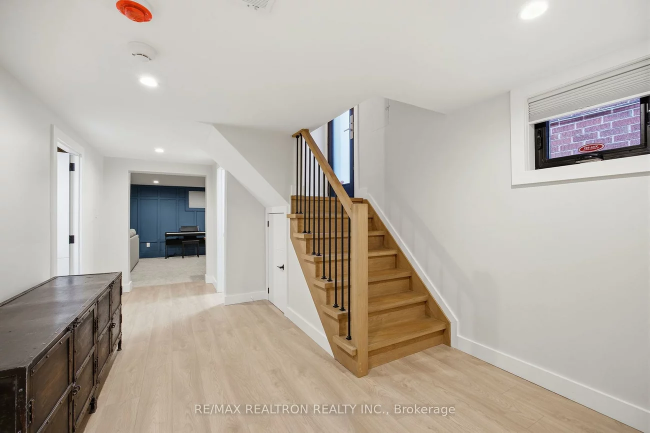 52, Burncrest, Bedford Park-Nortown, Toronto