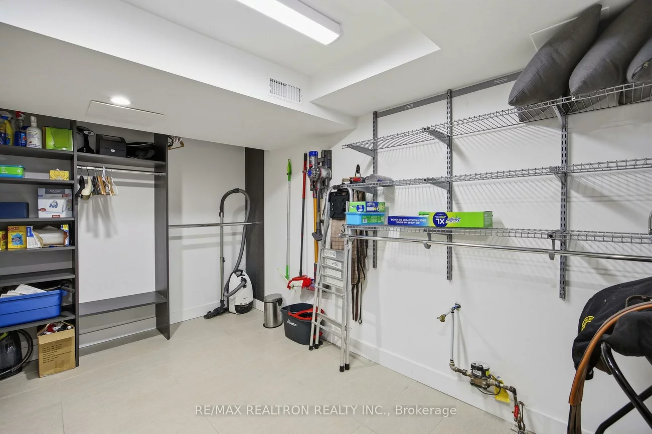 52, Burncrest, Bedford Park-Nortown, Toronto