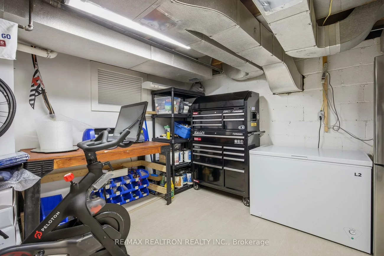 52, Burncrest, Bedford Park-Nortown, Toronto