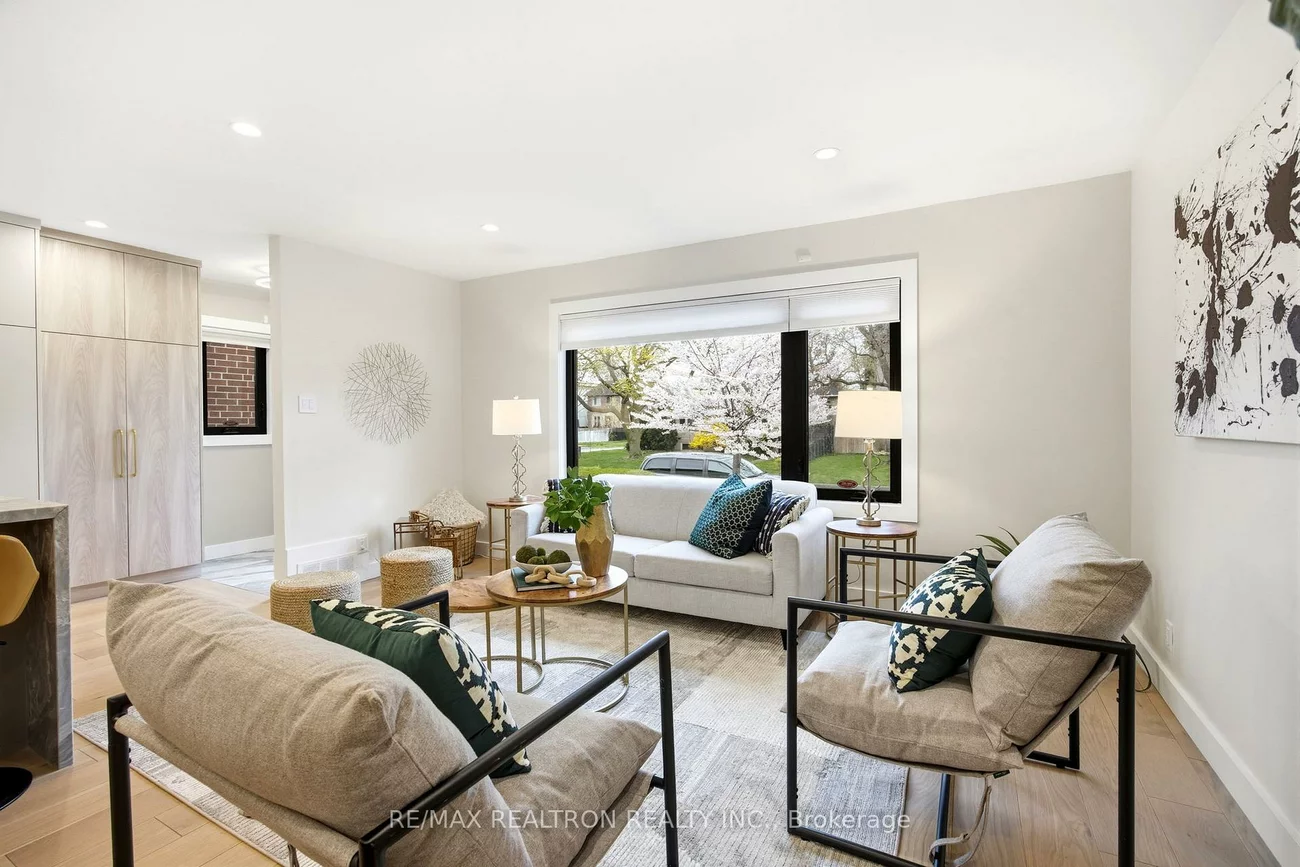 52, Burncrest, Bedford Park-Nortown, Toronto