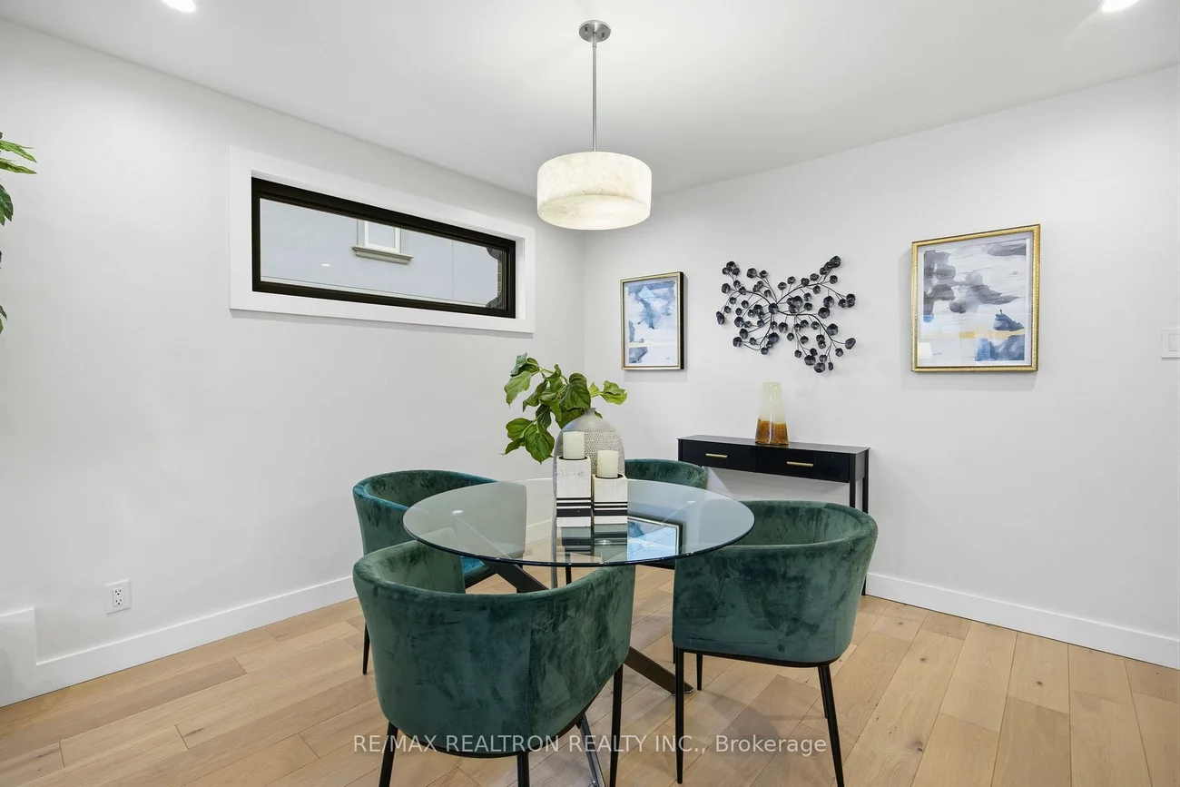52, Burncrest, Bedford Park-Nortown, Toronto