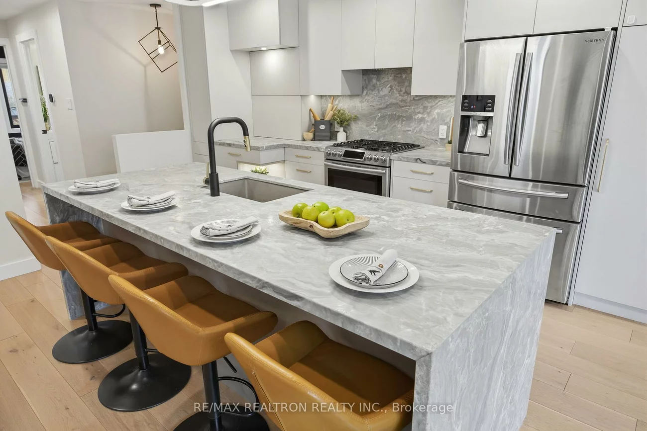 52, Burncrest, Bedford Park-Nortown, Toronto