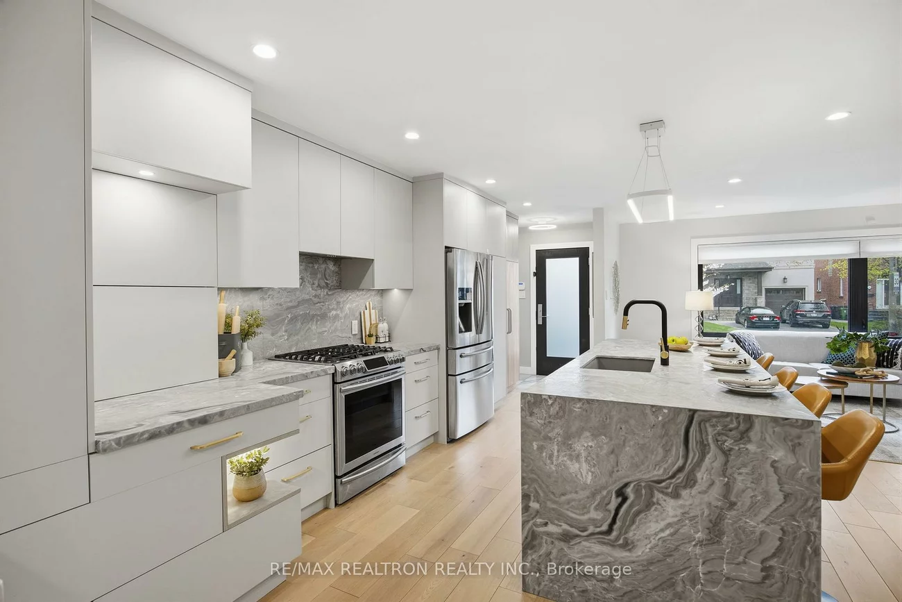 52, Burncrest, Bedford Park-Nortown, Toronto