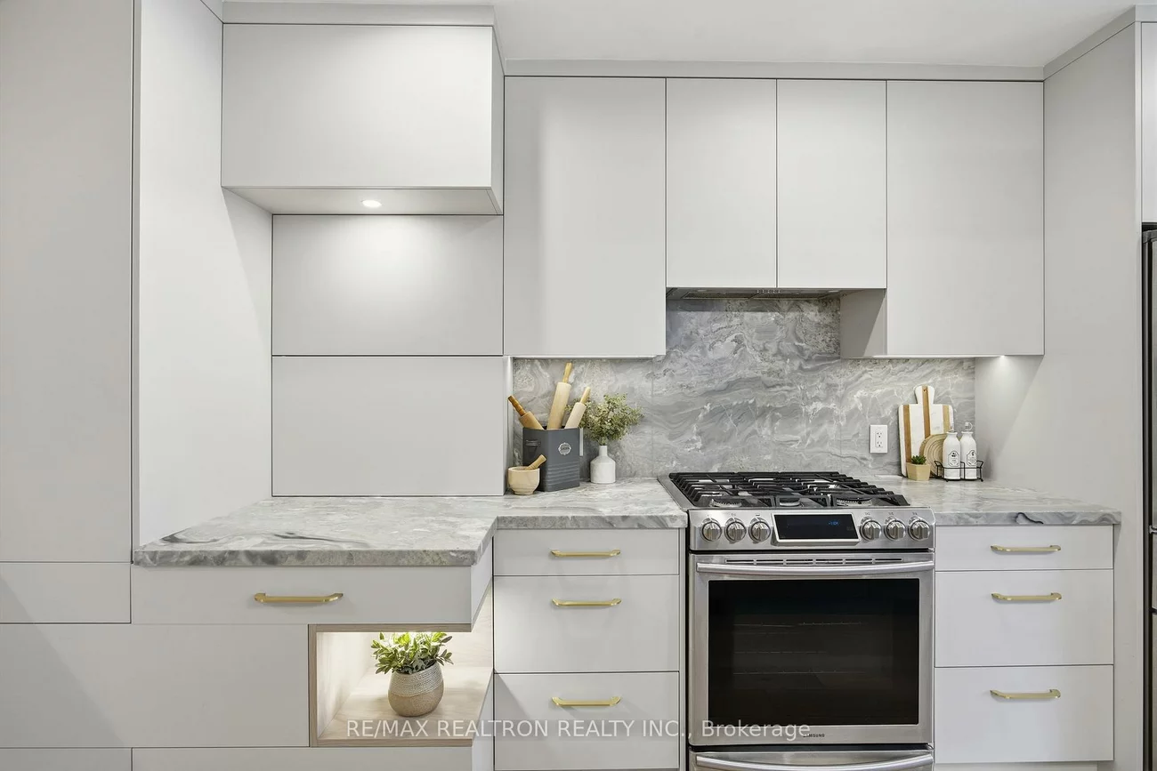 52, Burncrest, Bedford Park-Nortown, Toronto