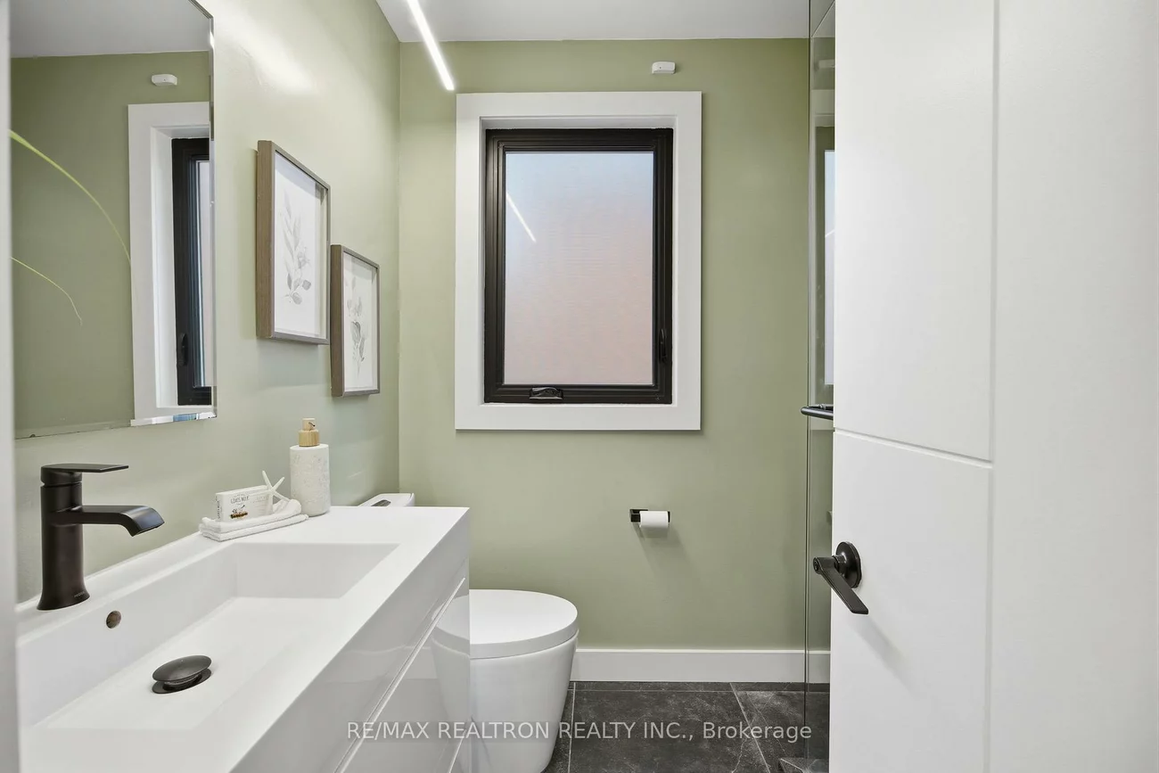 52, Burncrest, Bedford Park-Nortown, Toronto