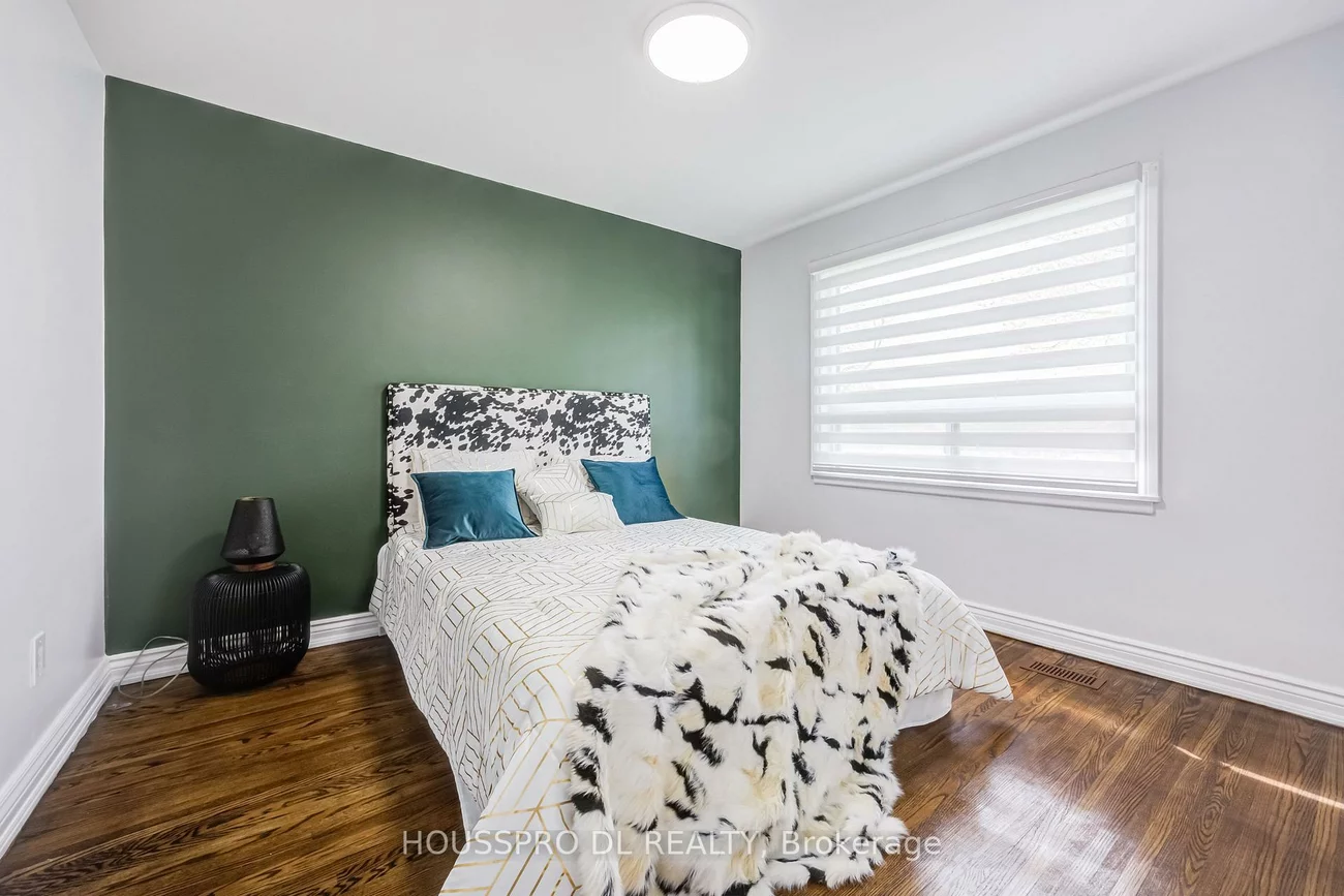 49, Bowerbank, Newtonbrook East, Toronto