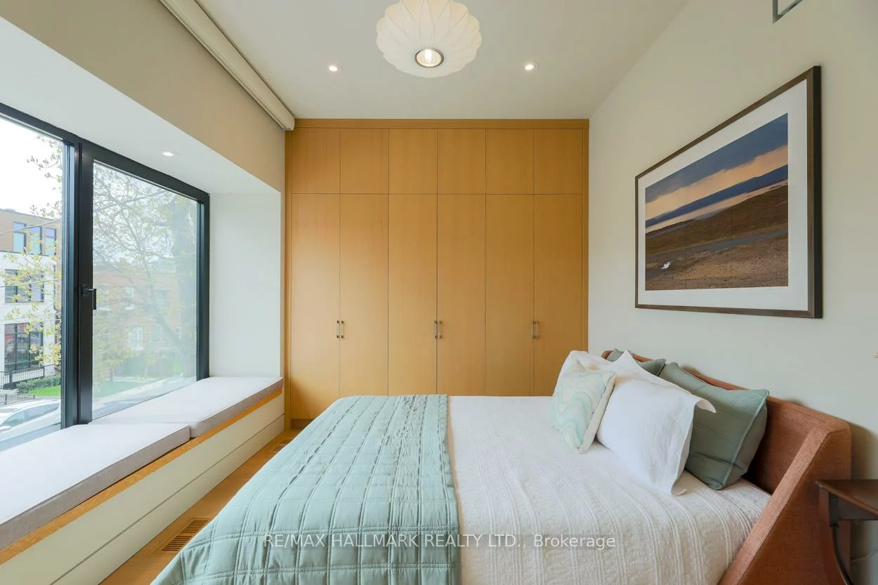 728, Richmond, Niagara, Toronto
