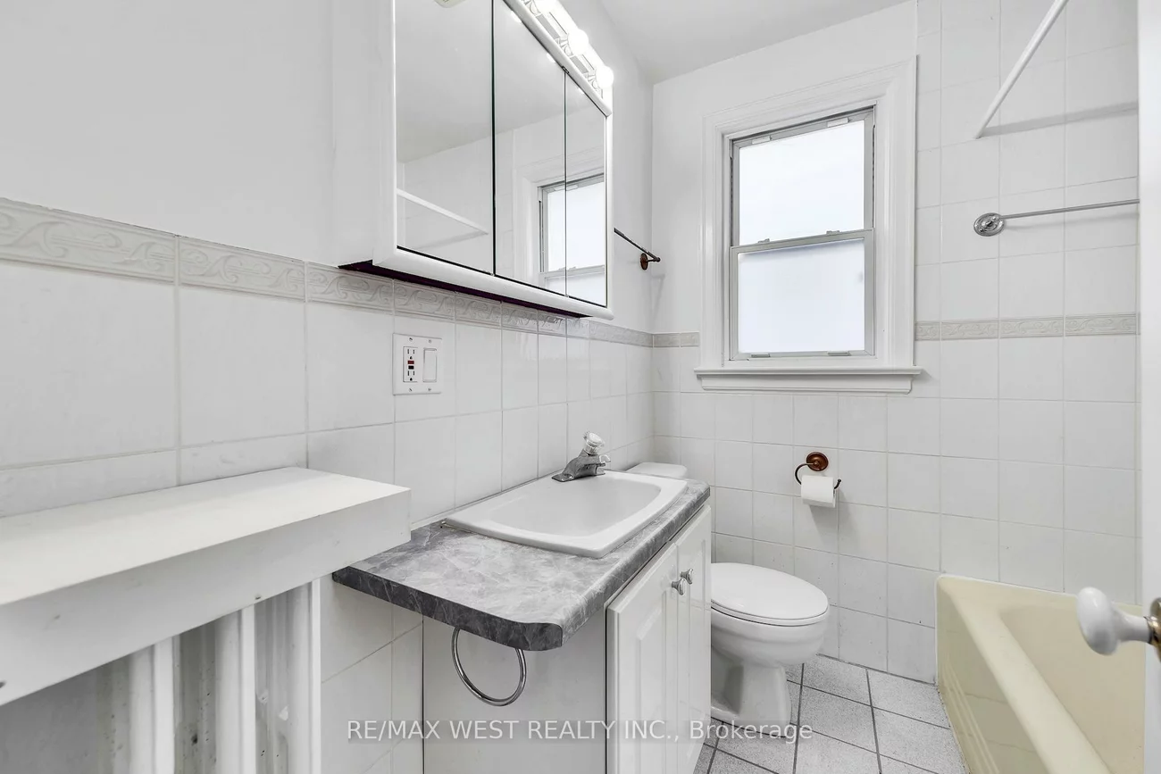 284, Fairlawn, Lawrence Park North, Toronto
