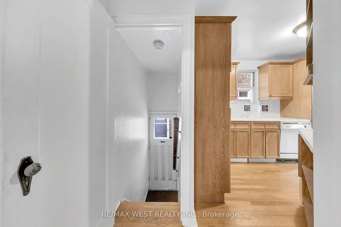 284, Fairlawn, Lawrence Park North, Toronto