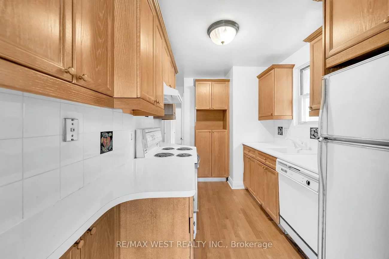 284, Fairlawn, Lawrence Park North, Toronto