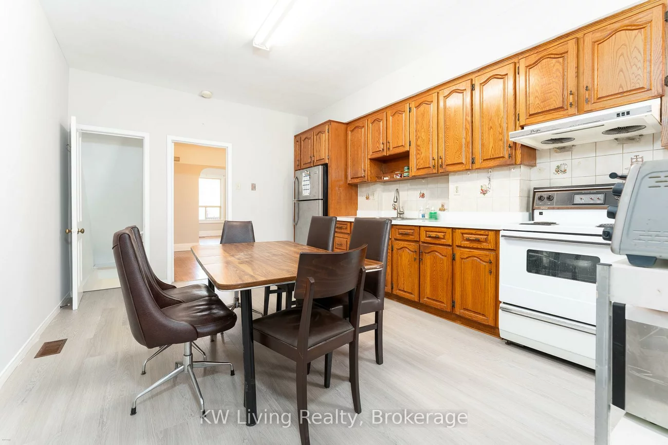 299, Grace, Palmerston-Little Italy, Toronto