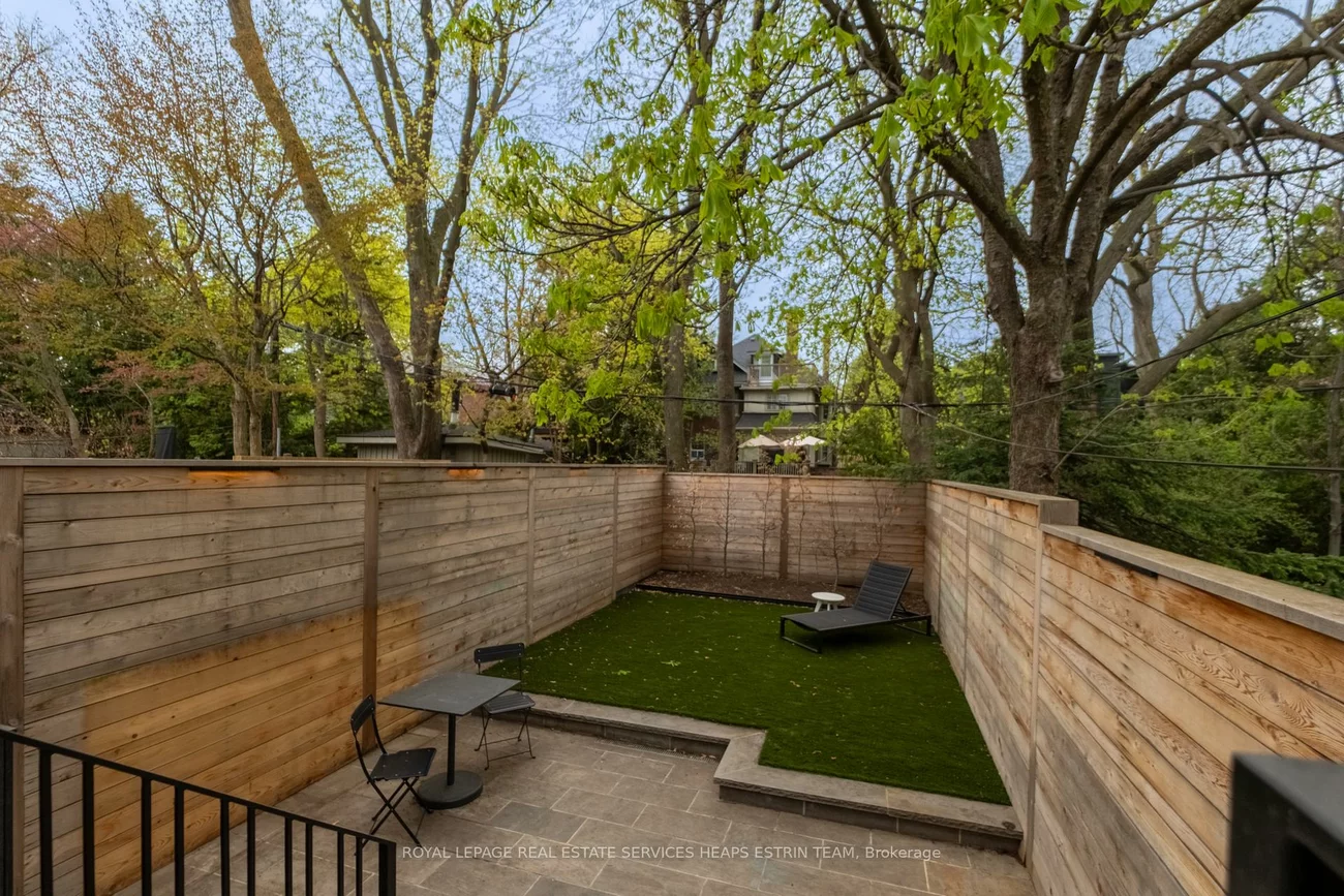 42, Clarendon, Casa Loma, Toronto