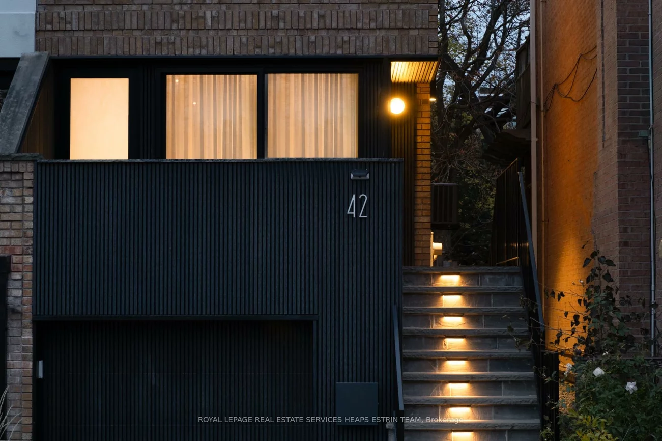 42, Clarendon, Casa Loma, Toronto