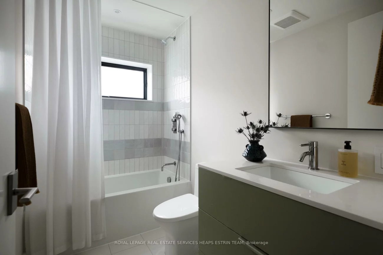 42, Clarendon, Casa Loma, Toronto