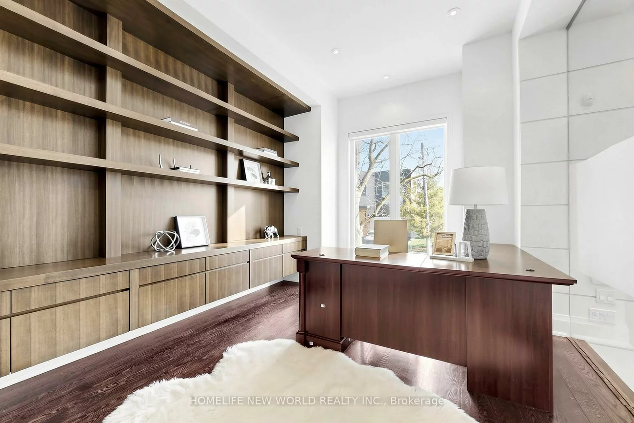220, Roe, Bedford Park-Nortown, Toronto