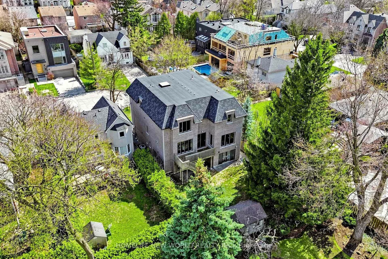 220, Roe, Bedford Park-Nortown, Toronto