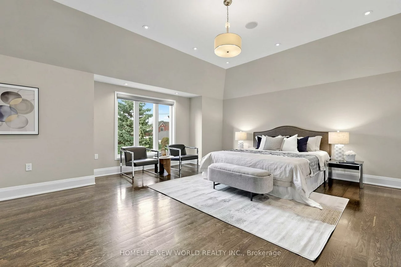 220, Roe, Bedford Park-Nortown, Toronto
