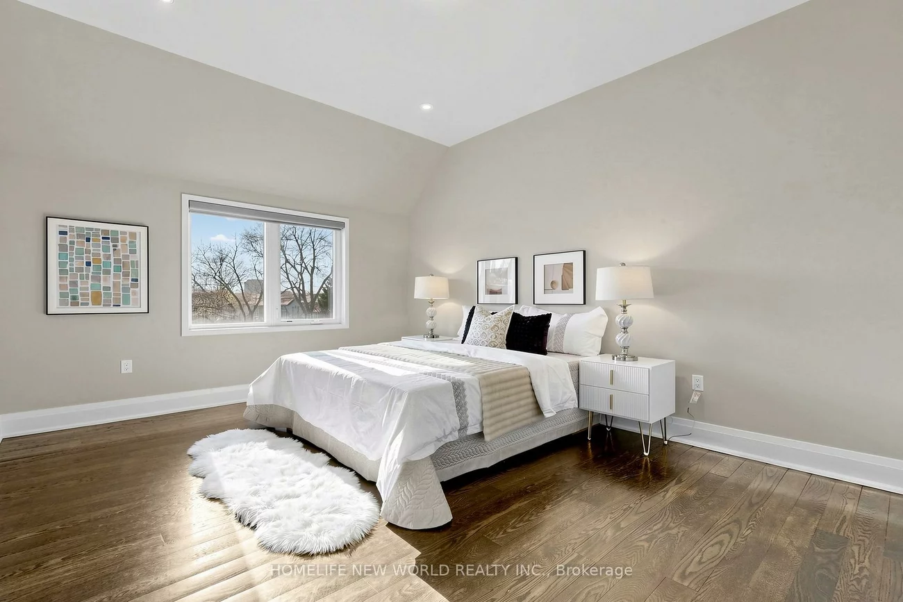 220, Roe, Bedford Park-Nortown, Toronto
