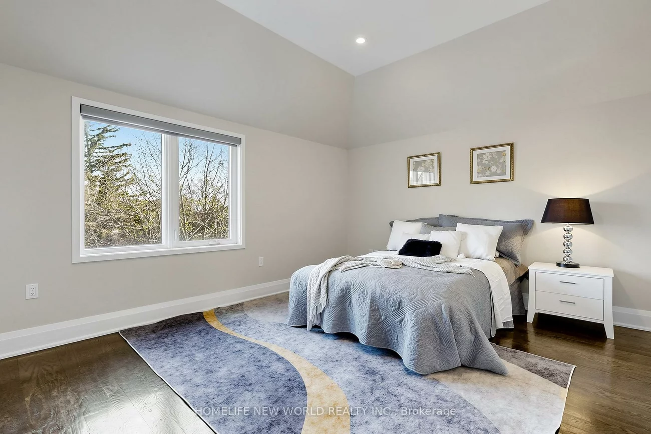 220, Roe, Bedford Park-Nortown, Toronto