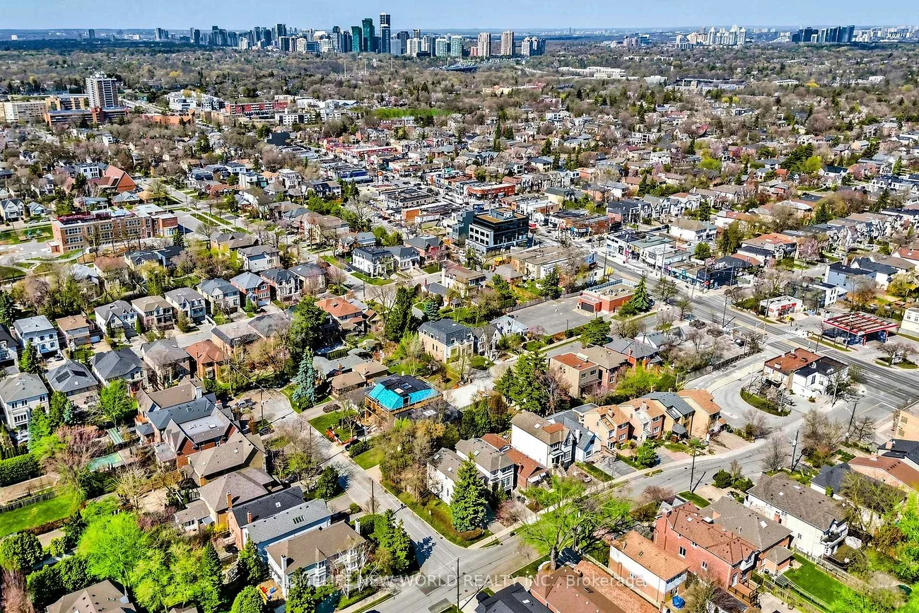 220, Roe, Bedford Park-Nortown, Toronto