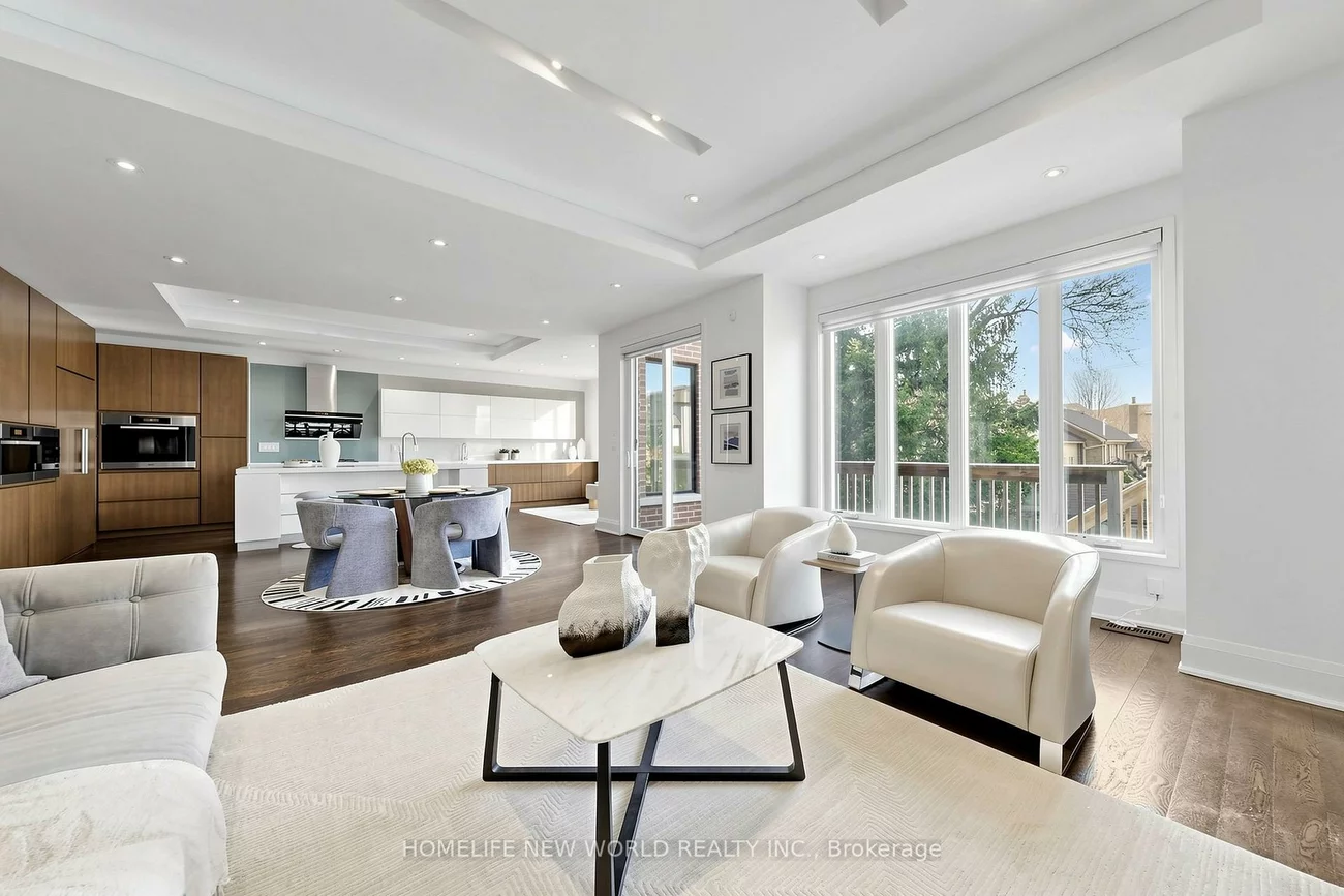 220, Roe, Bedford Park-Nortown, Toronto