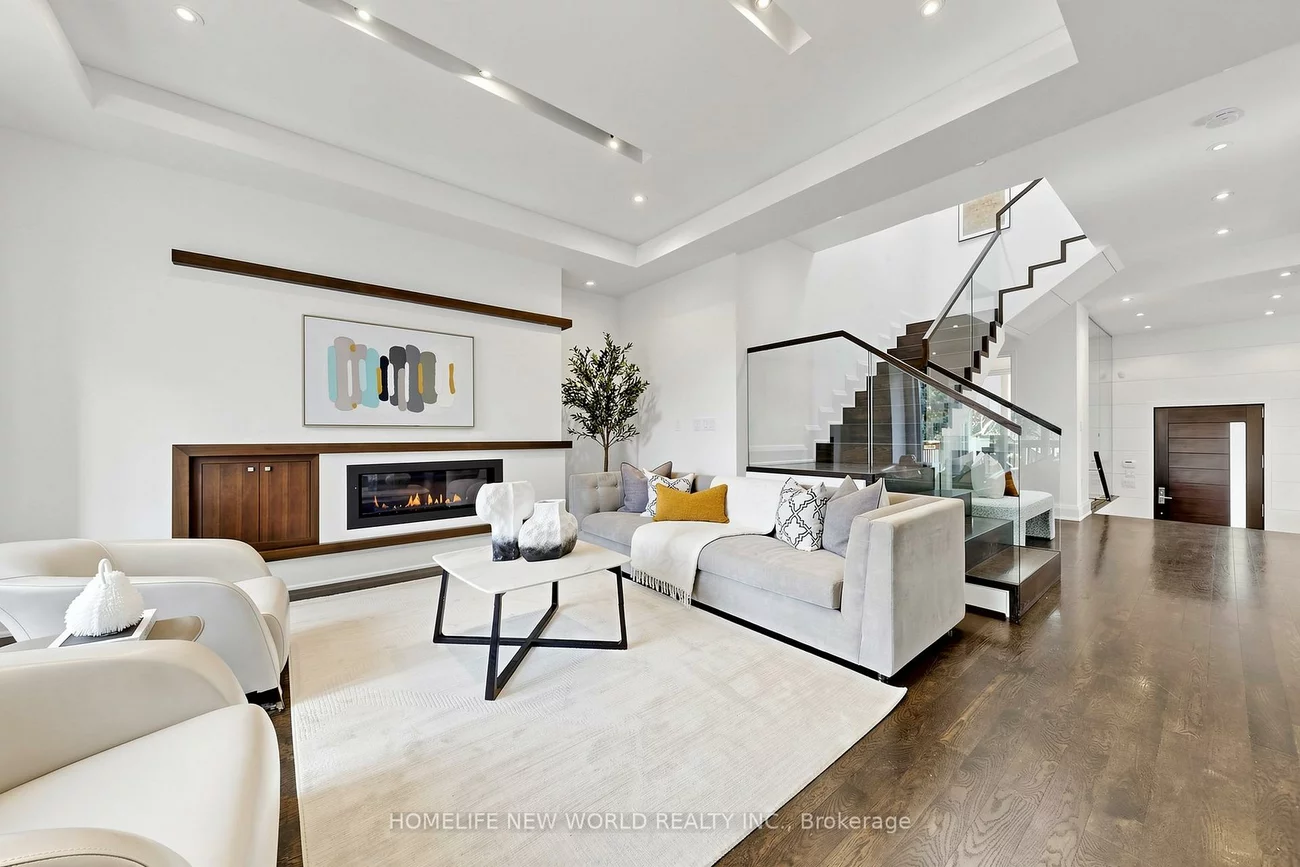 220, Roe, Bedford Park-Nortown, Toronto