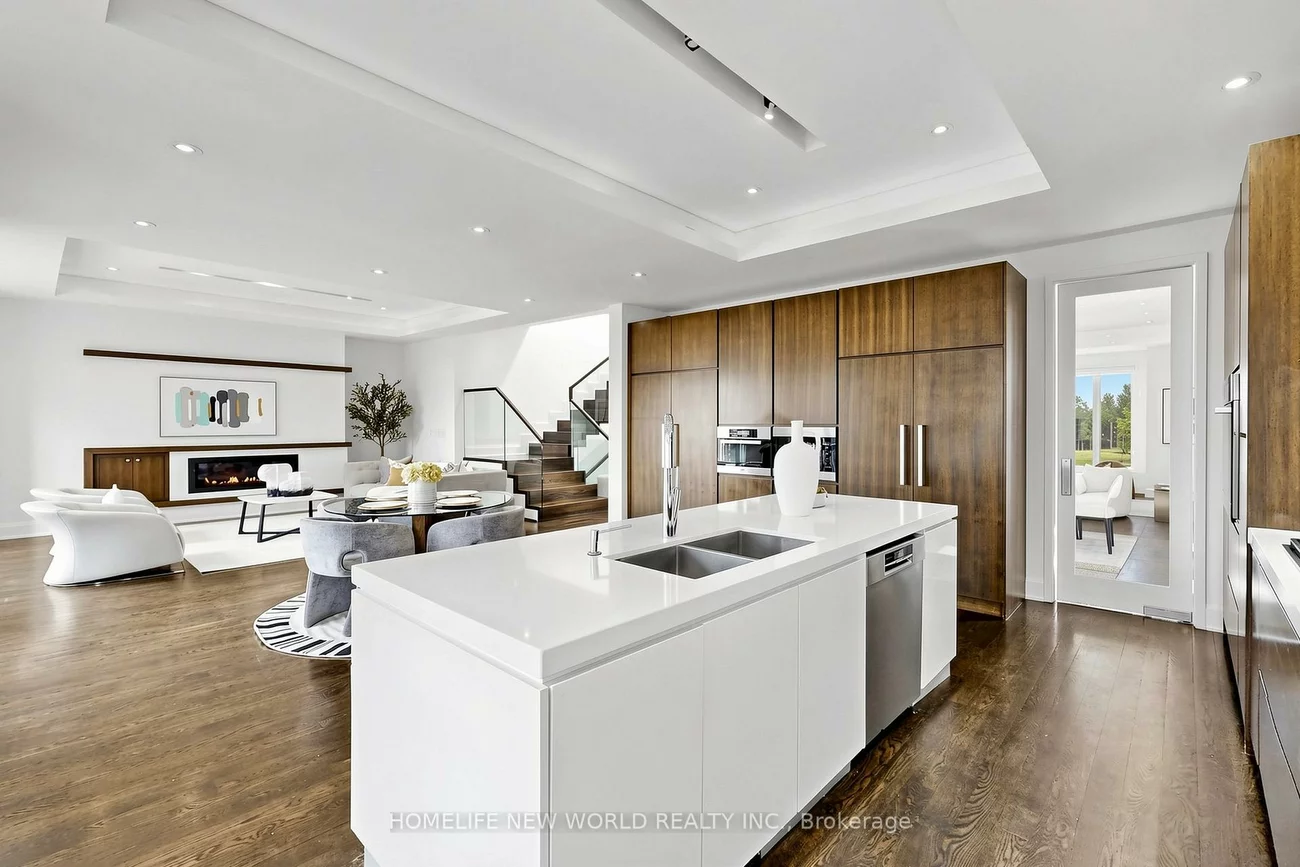 220, Roe, Bedford Park-Nortown, Toronto
