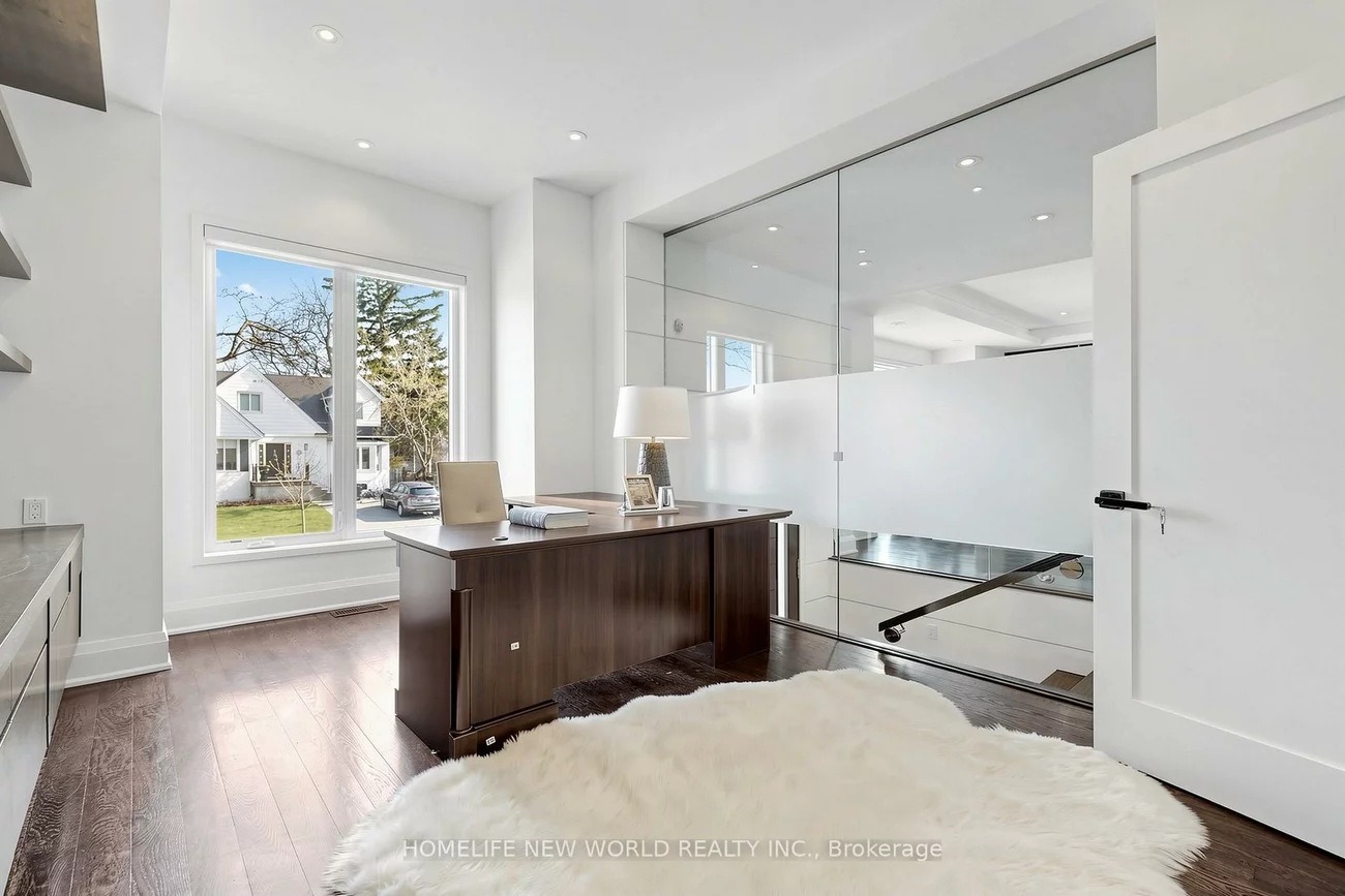 220, Roe, Bedford Park-Nortown, Toronto