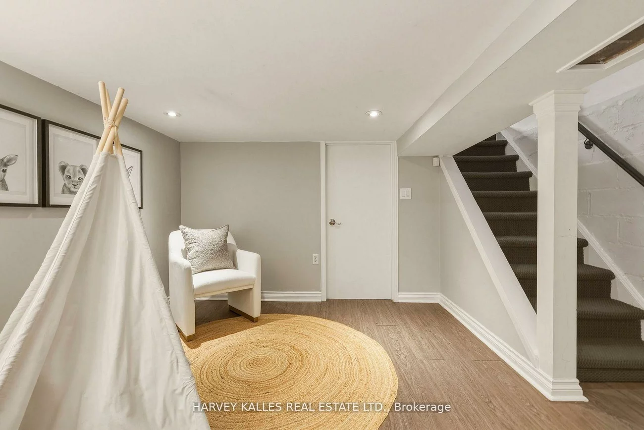 683, Hillsdale, Mount Pleasant East, Toronto