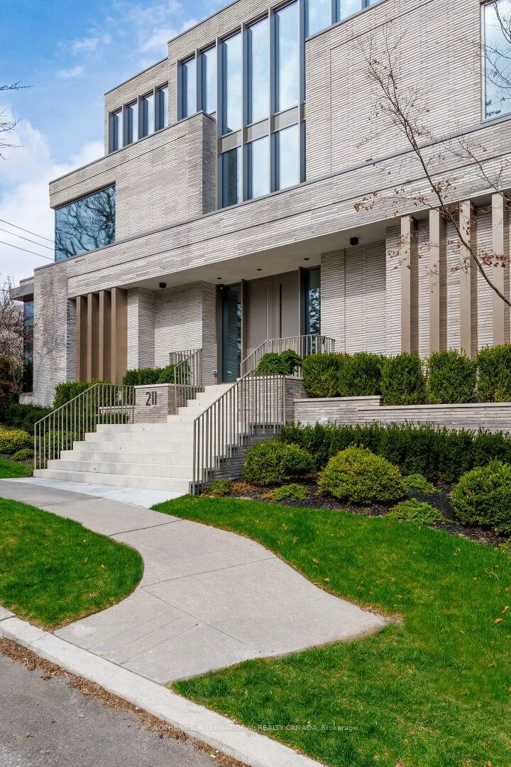 211, Dunvegan, Forest Hill South, Toronto