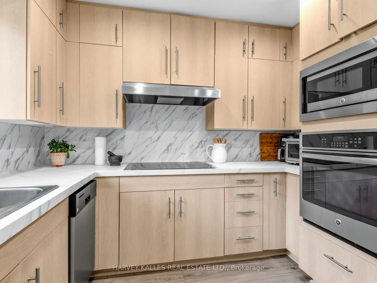 71, Prue, Englemount-Lawrence, Toronto