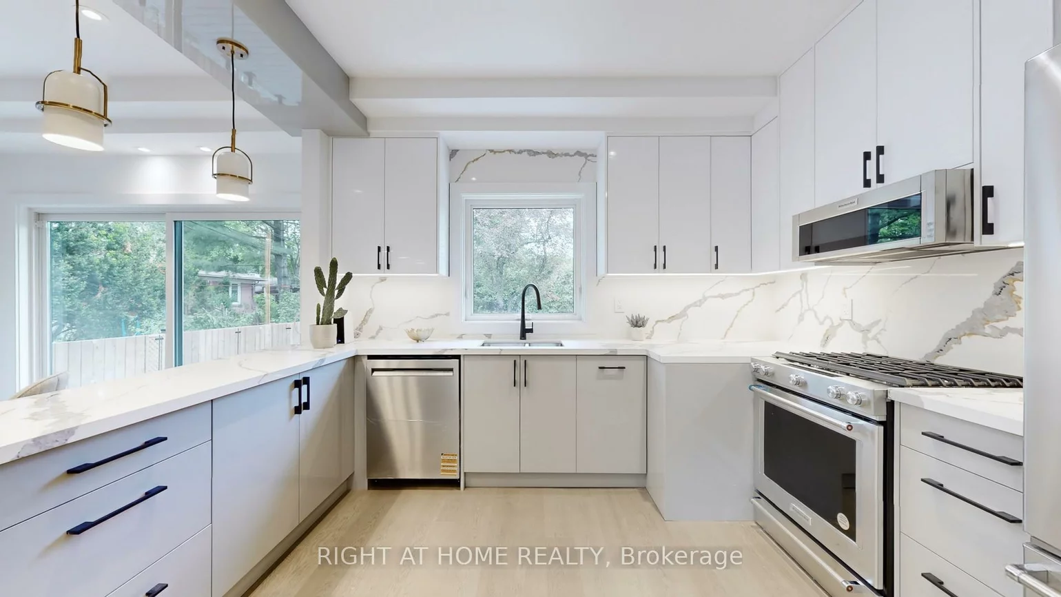 136, Santa Barbara, Willowdale West, Toronto