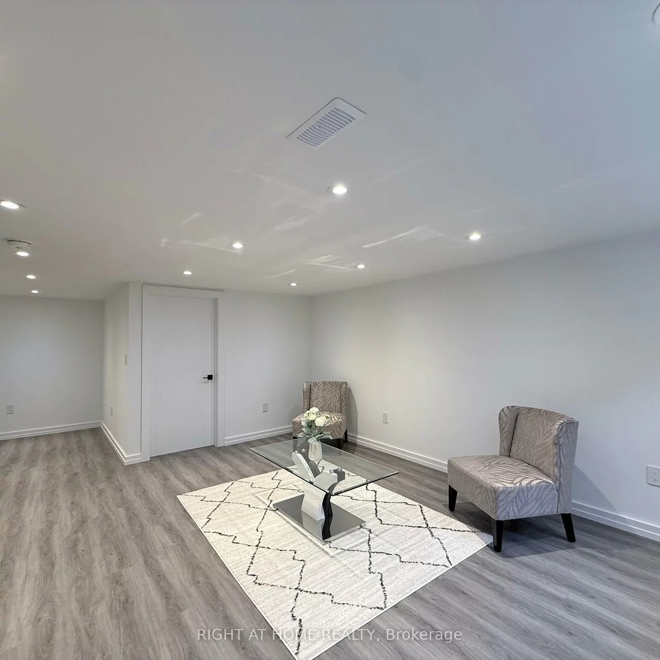 136, Santa Barbara, Willowdale West, Toronto