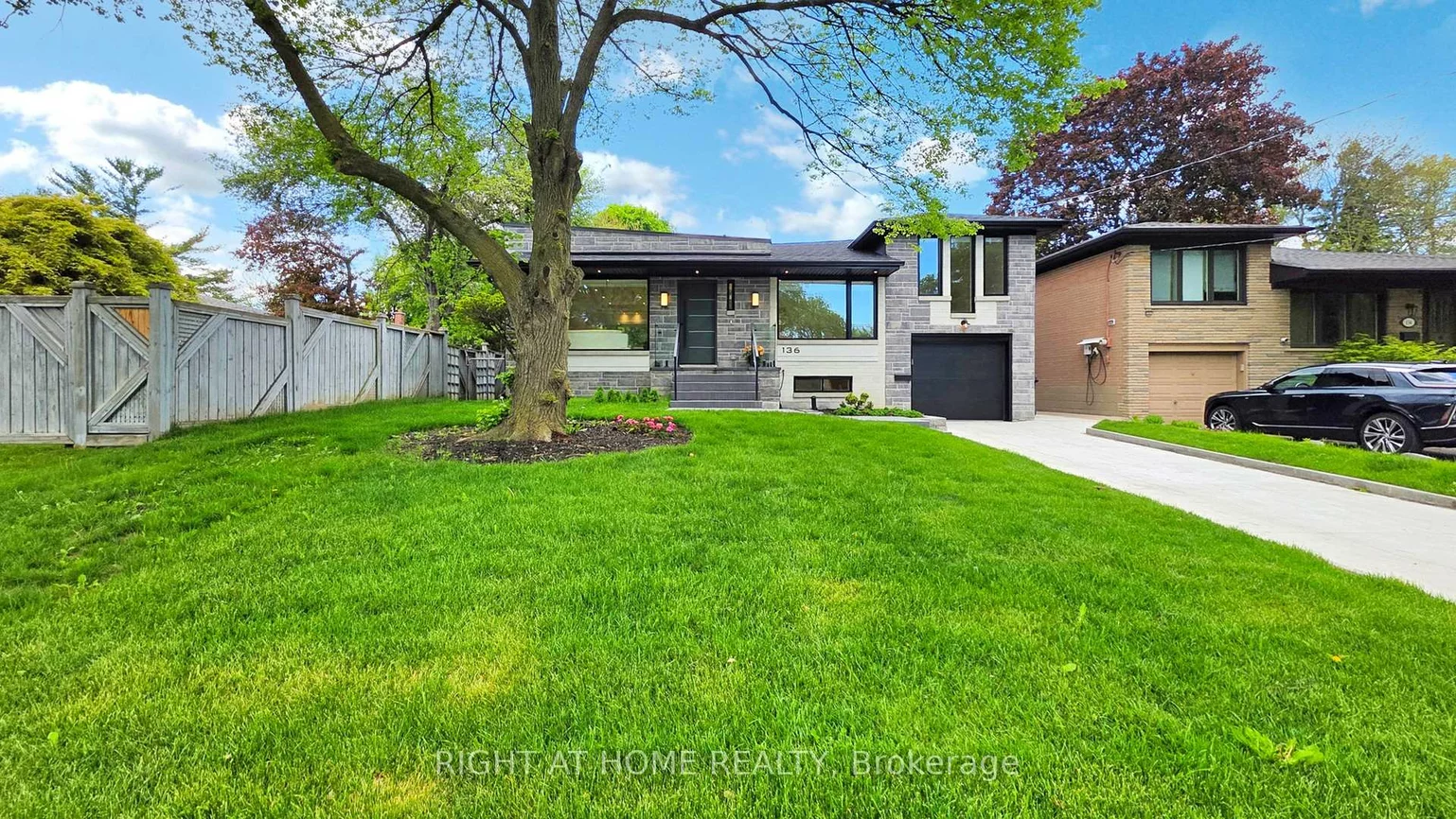 136, Santa Barbara, Willowdale West, Toronto