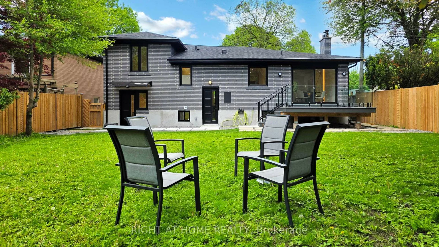 136, Santa Barbara, Willowdale West, Toronto